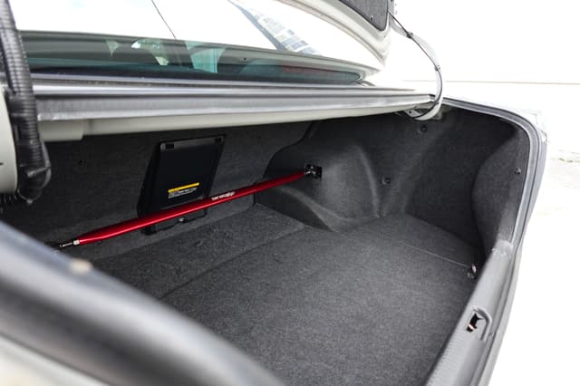 2000 Toyota Altezza JDM car for sale — photo 17 of 18