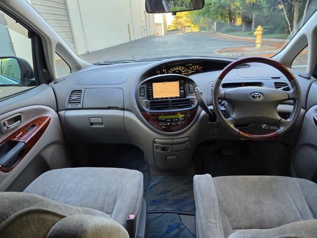 2001 Toyota Estima JDM car for sale — photo 11 of 14