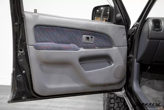 1997 Toyota Hilux JDM car for sale — photo 17 of 25