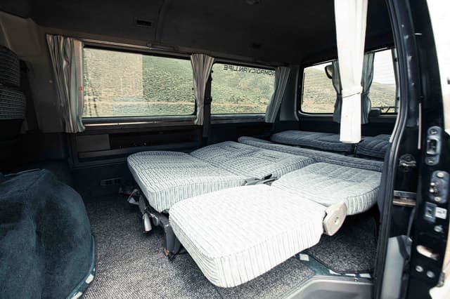 1992 Mitsubishi Delica JDM car for sale — photo 22 of 25