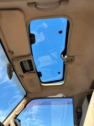 1994 Nissan Caravan JDM car for sale — photo 14 of 25