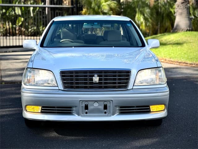 1999 Toyota Crown JDM car for sale — photo 2 of 25