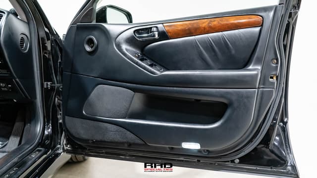 2000 Toyota Aristo JDM car for sale — photo 10 of 25