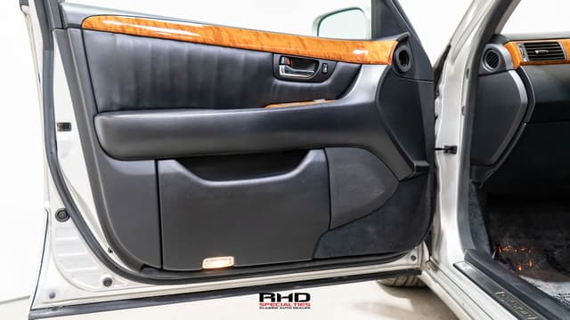 2001 Toyota Celsior JDM car for sale — photo 20 of 25