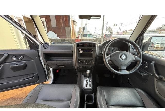 2010 Suzuki Jimny JDM car for sale — photo 21 of 25