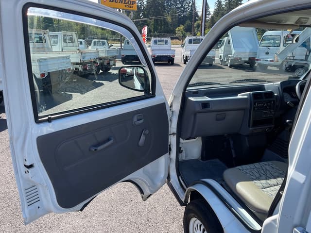 1997 Mitsubishi Minicab JDM car for sale — photo 22 of 25