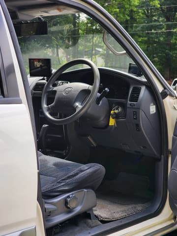 1998 Toyota Hilux Surf JDM car for sale — photo 9 of 25