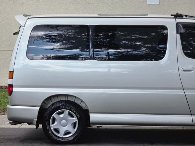 1996 Toyota Granvia JDM car for sale — photo 6 of 25