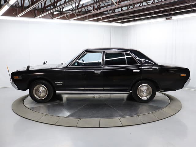 1974 Nissan Cedric JDM car for sale — photo 4 of 25