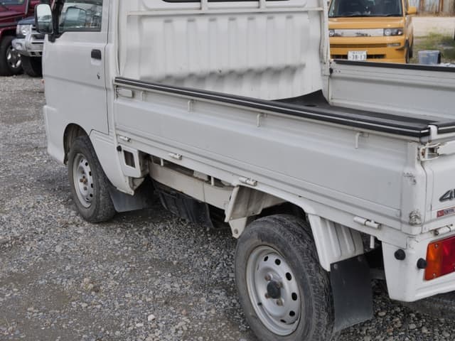 2002 Daihatsu Hijet JDM car for sale — photo 18 of 25