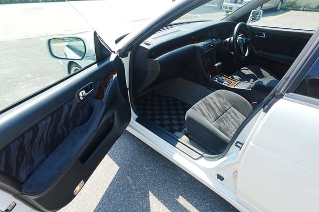 1997 Nissan Laurel JDM car for sale — photo 8 of 20