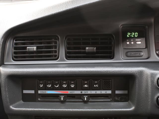 1987 Nissan Bluebird JDM car for sale — photo 12 of 25