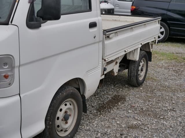 2002 Daihatsu Hijet JDM car for sale — photo 10 of 25