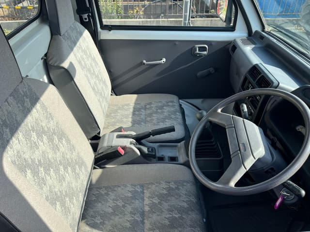 1997 Mitsubishi Minicab JDM car for sale — photo 18 of 25