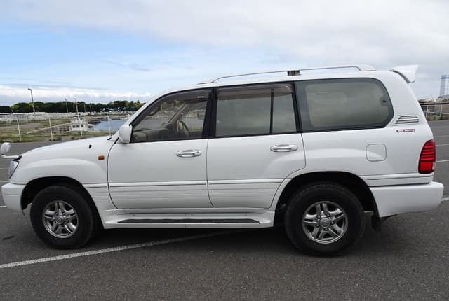 2001 Toyota Land Cruiser JDM car for sale — photo 3 of 10