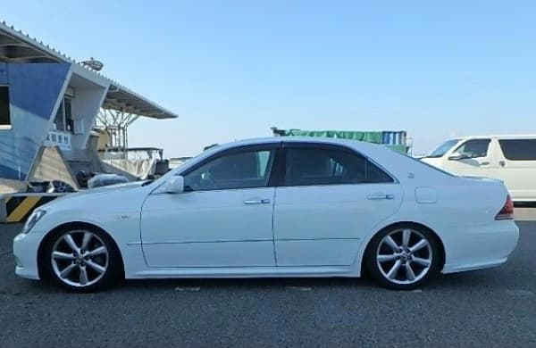 2007 Toyota Crown JDM car for sale — photo 2 of 4