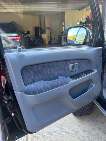 1997 Toyota Hilux Surf JDM car for sale — photo 8 of 23