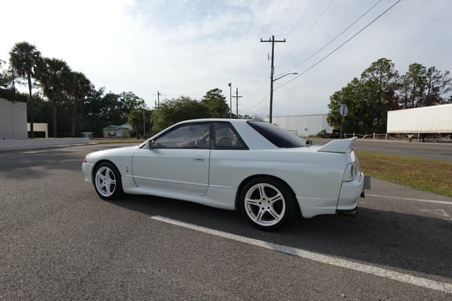 1990 Nissan Skyline JDM car for sale — photo 12 of 18