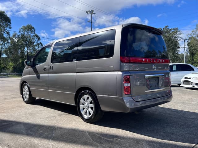 2008 Nissan Elgrand JDM car for sale — photo 8 of 16