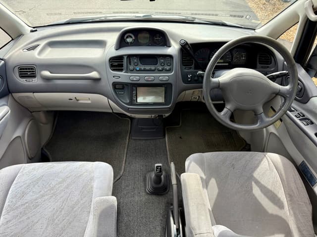 1995 Mitsubishi Delica JDM car for sale — photo 15 of 21