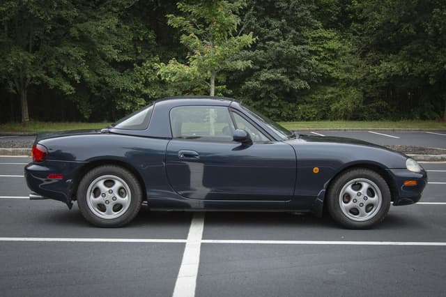 1999 Mazda Roadster (Eunos Roadster / MX-5) JDM car for sale — photo 7 of 14