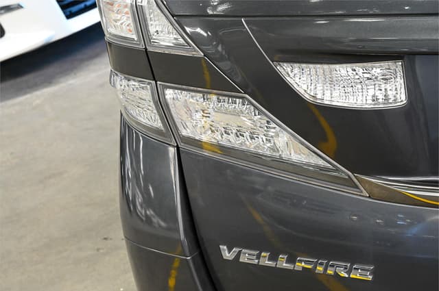2011 Toyota Vellfire JDM car for sale — photo 8 of 10