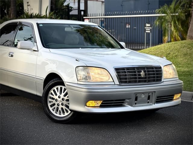 1999 Toyota Crown JDM car for sale — photo 6 of 10