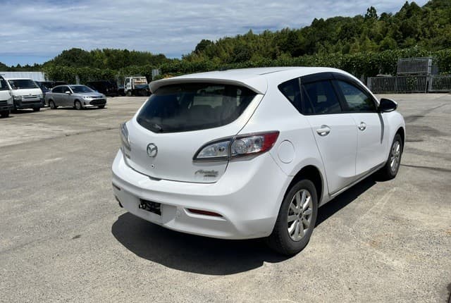 2011 Mazda Axela JDM car for sale — photo 4 of 25