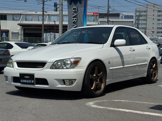 2001 Toyota Altezza JDM car for sale — photo 9 of 25