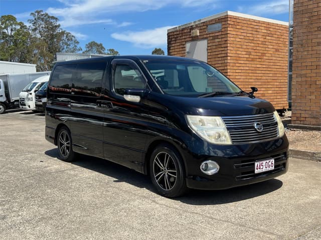 2009 Nissan Elgrand JDM car for sale — photo 4 of 16