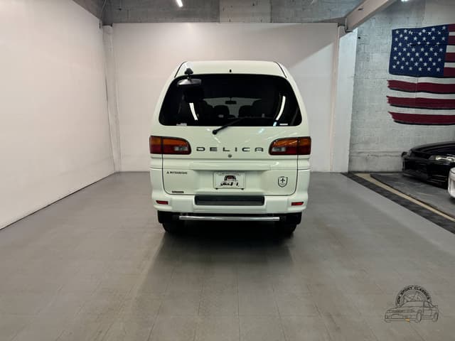 2000 Mitsubishi Delica JDM car for sale — photo 17 of 25