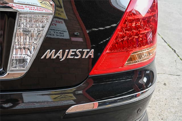 2007 Toyota Crown JDM car for sale — photo 11 of 25