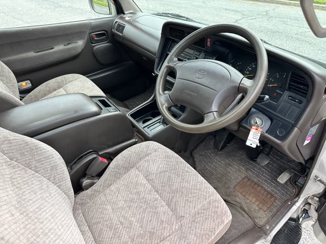 1998 Toyota HiAce JDM car for sale — photo 11 of 18