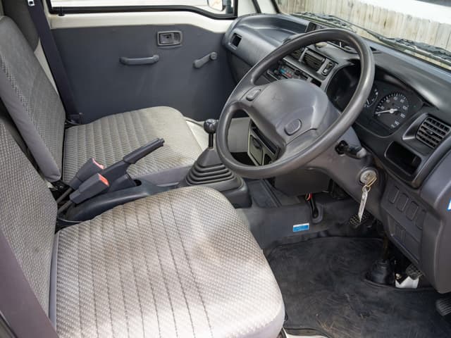 2000 Daihatsu Hijet JDM car for sale — photo 10 of 11