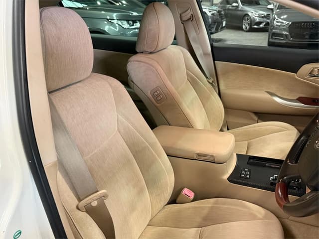 2010 Toyota Crown JDM car for sale — photo 12 of 21