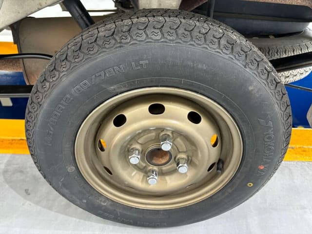 1999 Daihatsu Hijet JDM car for sale — photo 15 of 23