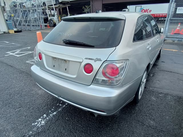 2001 Toyota Altezza JDM car for sale — photo 4 of 10