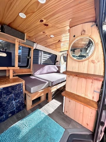 1991 Toyota HiAce JDM car for sale — photo 3 of 29