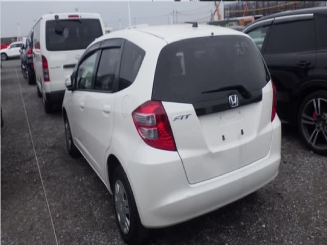 2009 Honda Fit JDM car for sale — photo 2 of 8