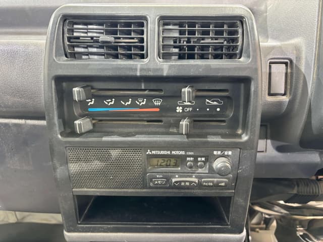 1996 Mitsubishi Minicab JDM car for sale — photo 13 of 25