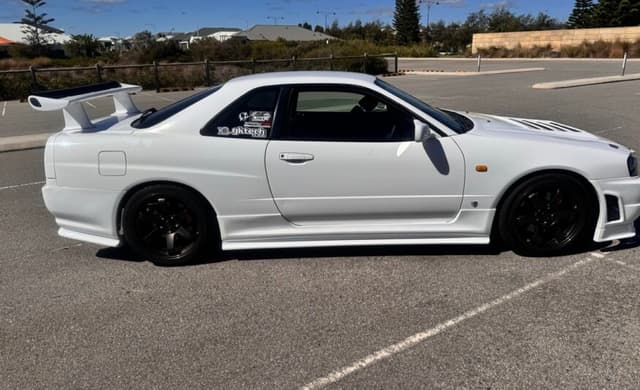1998 Nissan Skyline JDM car for sale — photo 6 of 10