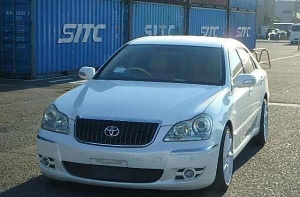 2008 Toyota Crown JDM car for sale — photo 3 of 7