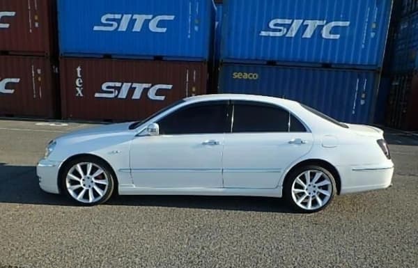 2008 Toyota Crown JDM car for sale — photo 4 of 7