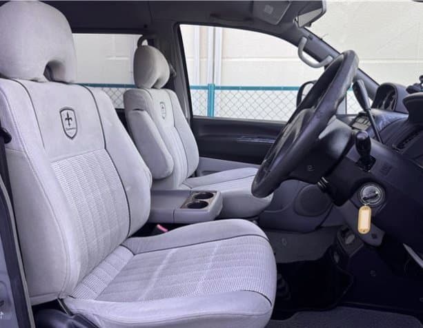 2001 Mitsubishi Delica JDM car for sale — photo 9 of 11