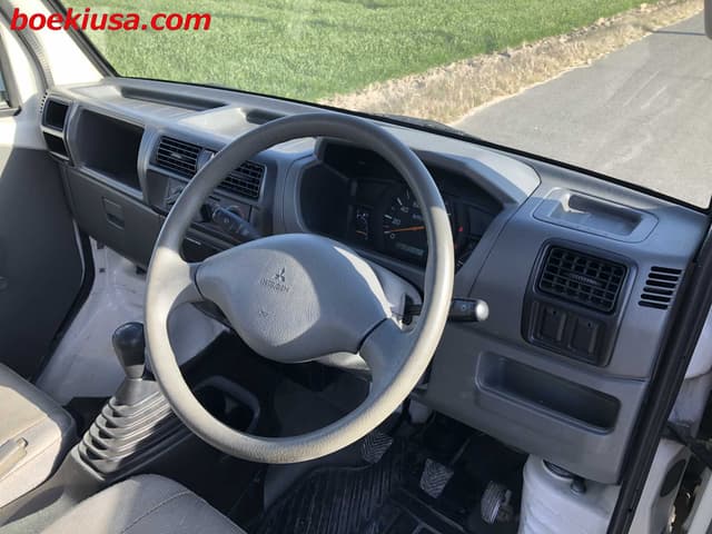 2001 Mitsubishi Minicab JDM car for sale — photo 13 of 22