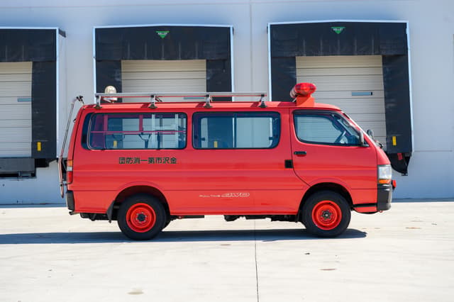 1999 Toyota HiAce JDM car for sale — photo 2 of 23