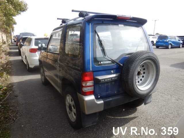 1995 Mitsubishi Pajero JDM car for sale — photo 3 of 11