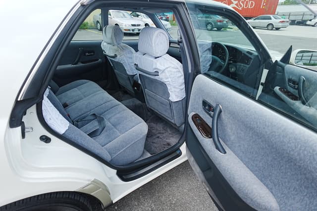 1995 Toyota Crown JDM car for sale — photo 10 of 15