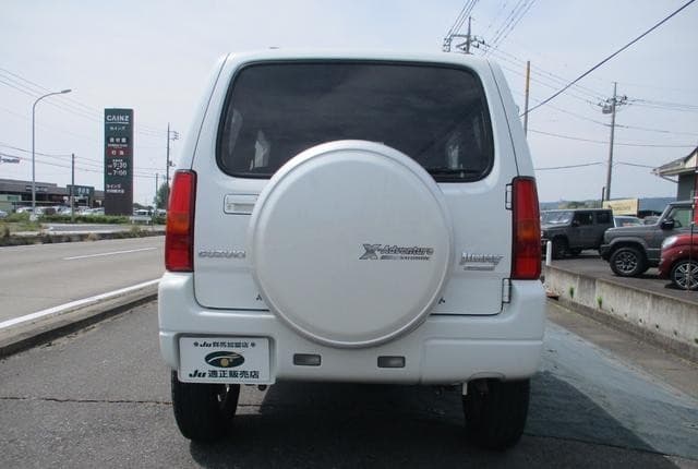 2010 Suzuki Jimny JDM car for sale — photo 7 of 25