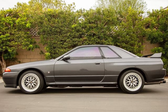 1990 Nissan Skyline JDM car for sale — photo 5 of 25